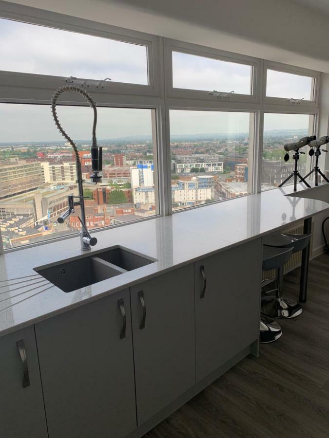 Luxury Panoramic Balcony Swindon Central Exteriör bild